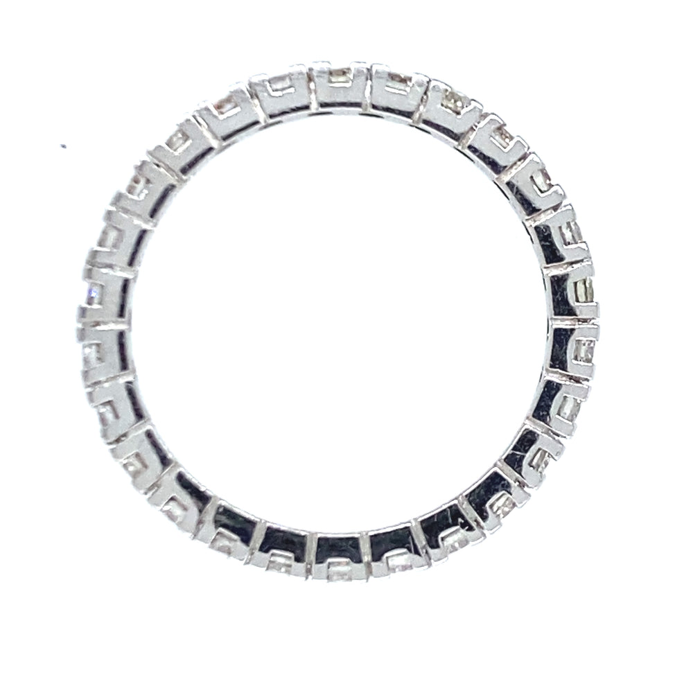 
                      
                        14 karaats witgouden alliance rijring Eternity van 2.4 gram. Bezet met 26 briljant geslepen diamanten met een totaalgewicht van 0.97 crt kleur top wesselton kwaliteit si Model R 8518
                      
                    