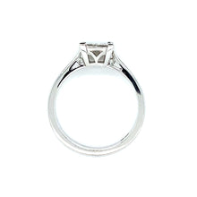 Afbeelding in Gallery-weergave laden, 18 karaat witgouden ring van 3.7 gram met 4 vierkante Prinses geslepen diamanten met een totaalgewicht van 0.63 crt kleur G kwaliteit VS1 model r8768
