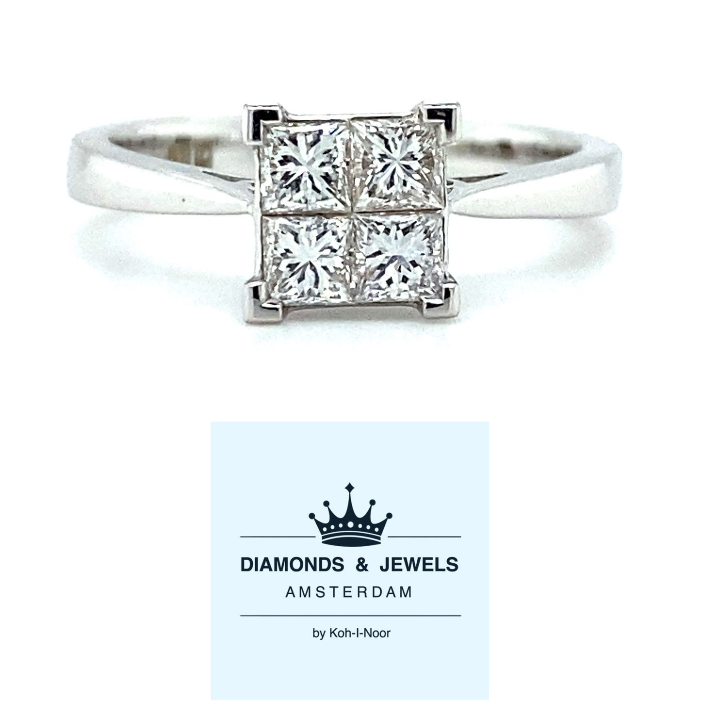 18 karaat witgouden ring van 3.7 gram met 4 vierkante Prinses geslepen diamanten met een totaalgewicht van 0.63 crt kleur G kwaliteit VS1 model r8768