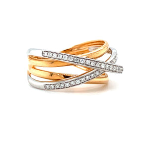 In elkaar gedraaide fantasie rijring met twee rosé gouden ringen en twee witgouden ringen bezet met 47 briljant geslepen diamanten met een totaal gewicht van 0.20crt kleur top wesselton kwaliteit vs  model r9902