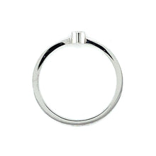 Cargar imagen en el visor de la galería, witgouden solitair ring bezet met 1 briljant geslepen diamant van 0.03crt kleur top wesselton kwaliteit si maat 16.5/52 model r8859 €169
