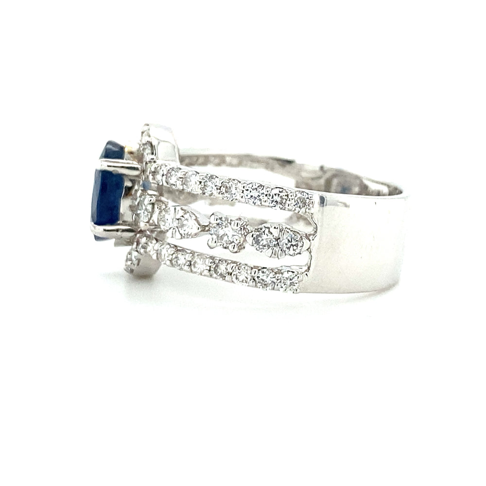 
                      
                        extravagante 18krt fantasie ring met 58 briljant geslepen diamanten met een totaalgewicht van 1.01 crt kleur h kwaliteit si en 1 saffier van 2.13crt maat 17/53 €1950
                      
                    
