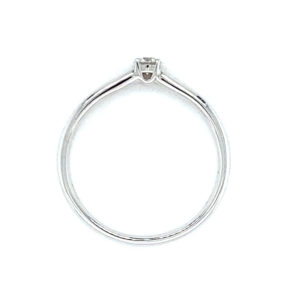 
                      
                        18 karaats witgouden solitair pavéring van 2 gram met 6 briljant geslepen diamanten met een totaalgewicht van 0.04 crt en 6 baguette geslepen diamanten van 0.16 crt kleur top wesselton kwaliteit si model r 9249
                      
                    