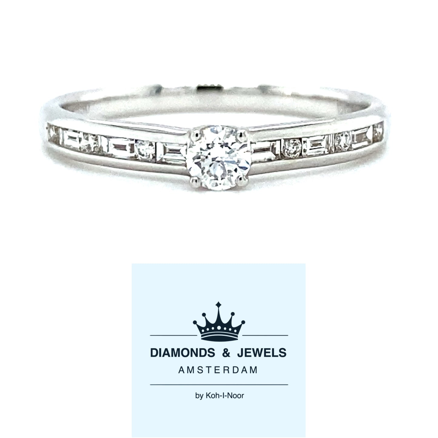 18 karaats witgouden viltair pavéring van 2 gram met 6 briljant geslepen diamanten met een totaalgewicht van 0.04 crt en 6 baguette geslepen diamanten van 0.16 crt kleur top wesselton kwaliteit si model r 9249