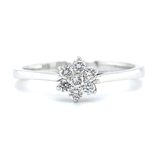 Witgouden bloem rozet ring bezet met 7 briljant geslepen diamanten met een totaalgewicht van 0.22 crt kleur top wesselton kwaliteit vs zetting: 6.5 x 6 mm Model R 9356