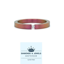 Cargar imagen en el visor de la galería, Roze gekleurde titanium ring bezet met 1 briljant geslepen diamant van 0.03 crt kleur top wesselton kwaliteit si maat 17.25/54 model r9441 €135

