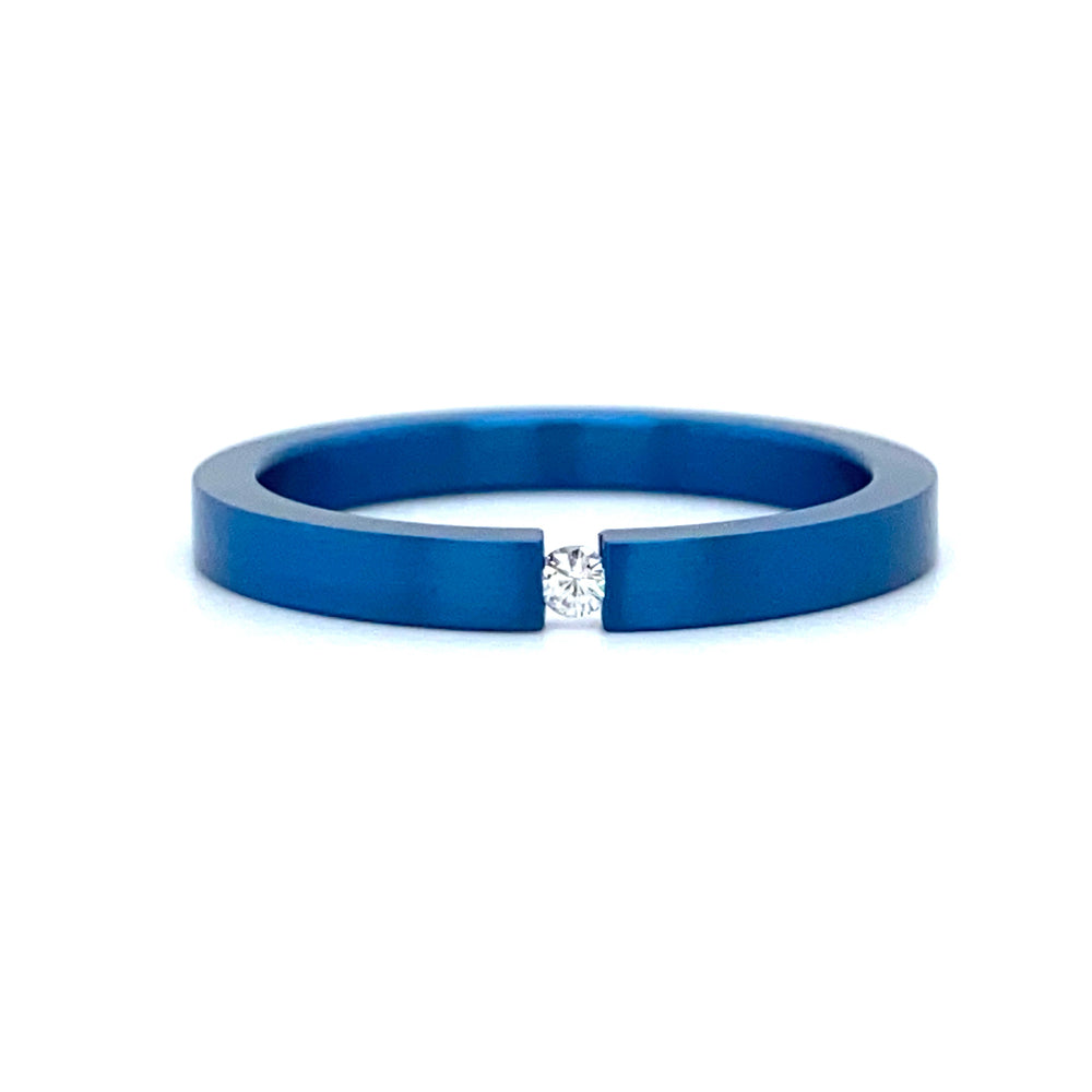 Blauwe titanium ring bezet met 1 briljant geslepen diamant van 0.03 crt kleur top wesselton kwaliteit si €135