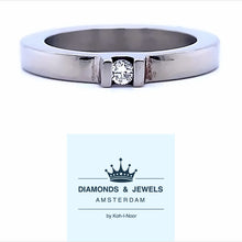 Load image into Gallery viewer, Titanium solitaire ring bezet met 1 briljant geslepen diamant van 0.05 crt Kleur: Top Wesselton Kwaliteit: VS Zetting: 3 x 5 mm Model: R 9459

