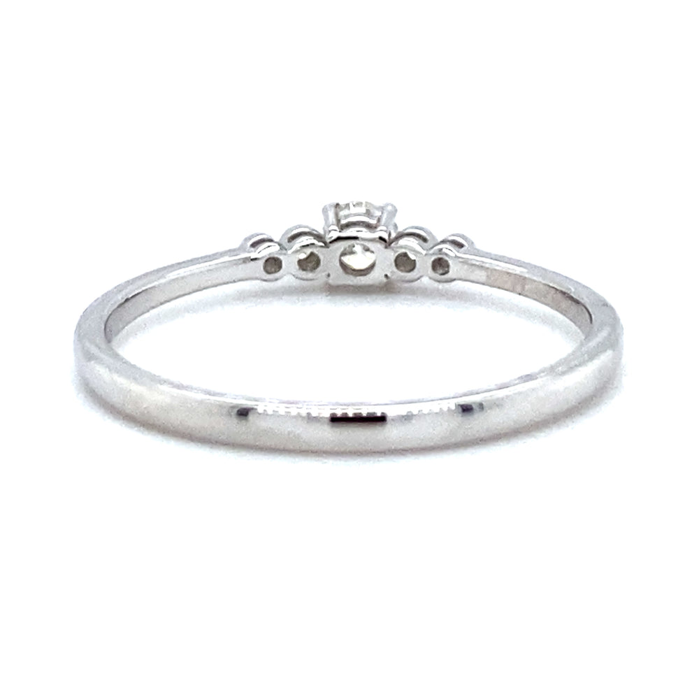 
                      
                        Wit gouden fantasie rij ring Precious R 9601
                      
                    