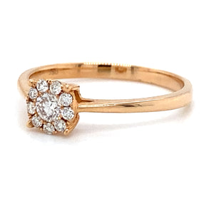 18 karaat rosé gouden ring an 1.76 gram. Bezet met 9 briljant geslepen diamanten met een totaalgewicht van 0.09 crt. Kleur: G Kwaliteit: VS2 Zetting: Ø 6 mm Model R 9720 