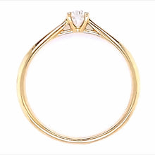 Load image into Gallery viewer, 18 karaat geel gouden solitair ring van 2 gram en een breedte van 1 tot 2 mm. Bezet met 1 briljant geslepen diamant van 0.25 crt Kleur: G Kwaliteit: VS2 Zetting: Ø 4 mm Model R 9830

