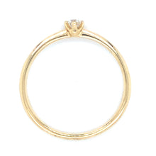 Load image into Gallery viewer, 18 karaat geel gouden solitaire ring van 1.76 gram en 1 tot 2 mm breed. Bezet met 1 briljant geslepen diamant van 0.10 crt Kleur: Top Wesselton Kwaliteit: VS Zetting: Ø 3 mm Model: R 9890
