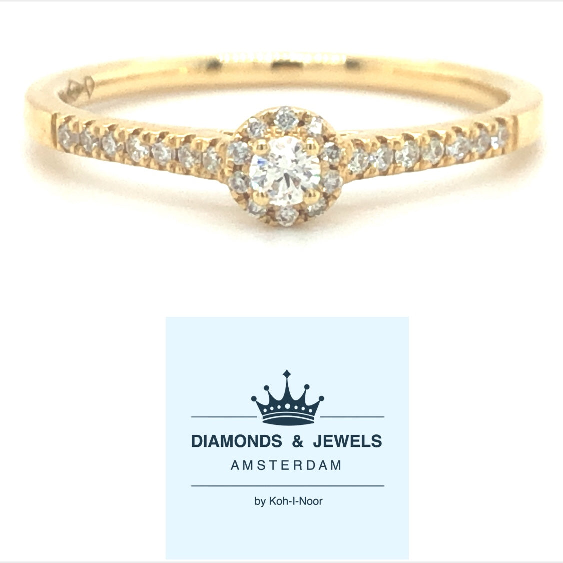 18 karaat geel gouden halo rij ring van 2.15 gram en 2 mm breed. Bezet met 1 briljant geslepen diamant van 0.16 crt en meerdere kleinere diamanten met een totaal gewicht van 0.25 crt Kleur: Top Wesselton Kwaliteit: VS2 Zetting: 5mm Model R: 9927